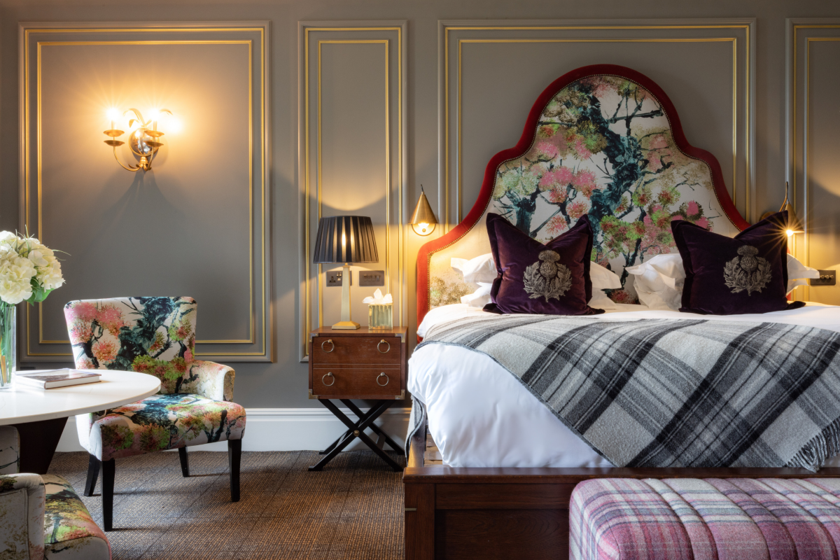 Cameron-House-Auld-House-Suite-Tower-Bed