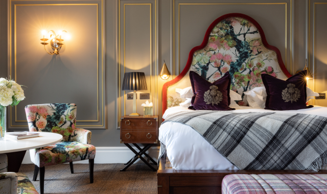 Cameron-House-Auld-House-Suite-Tower-Bed