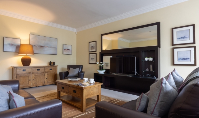 Cameron-Lodges-Cameron-Club-Loch-Lomond-Apartment-2 Bedroom-Living-area-Interior-001