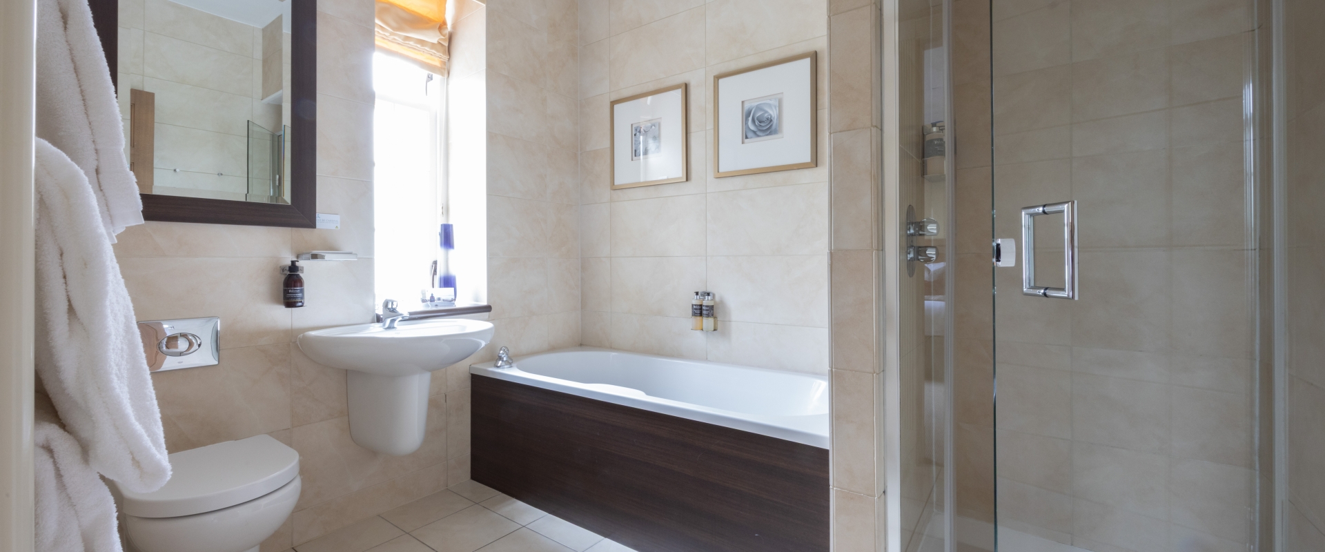 Cameron-Lodges-Cameron-Club-Loch-Lomond-Apartment-2 Bedroom-bathroom-Interior