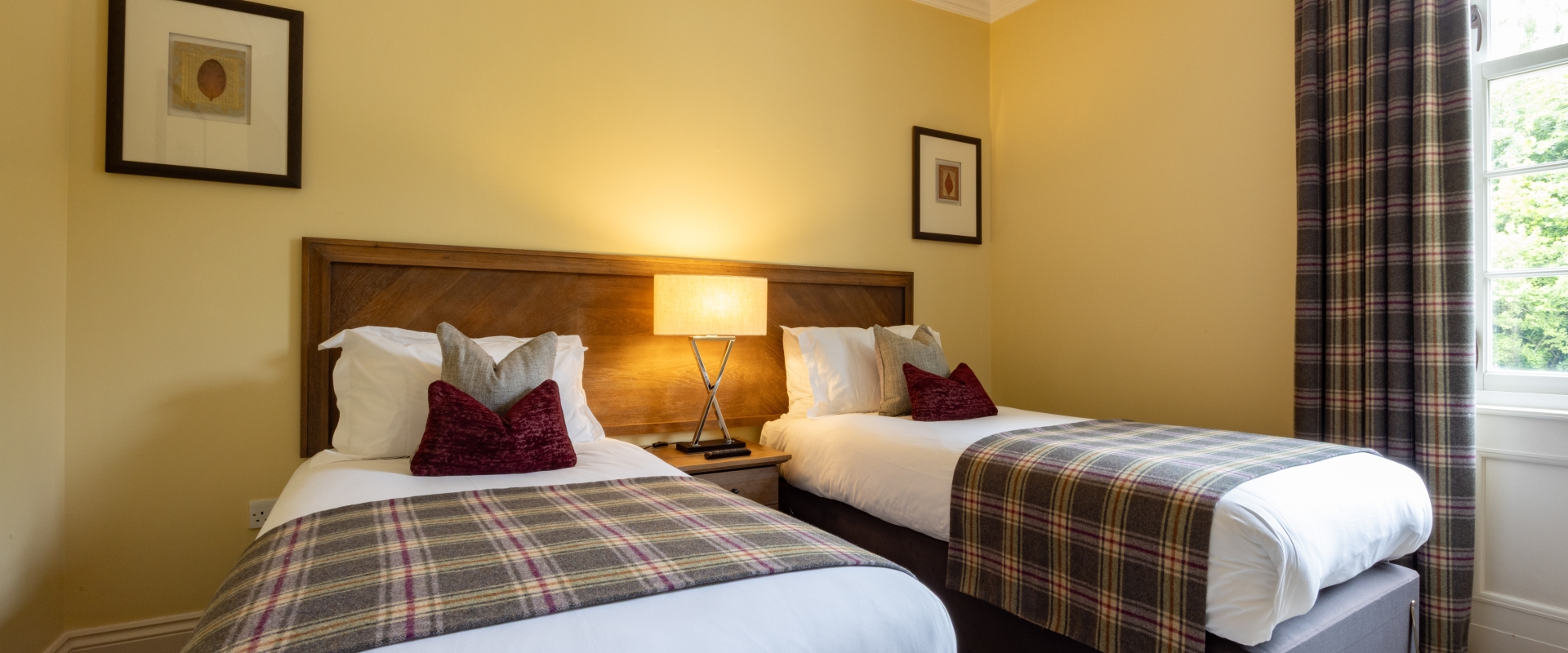 Cameron-Lodges-Cameron-Club-Loch-Lomond-Apartment-2 Bedroom-twin-beds-Interior