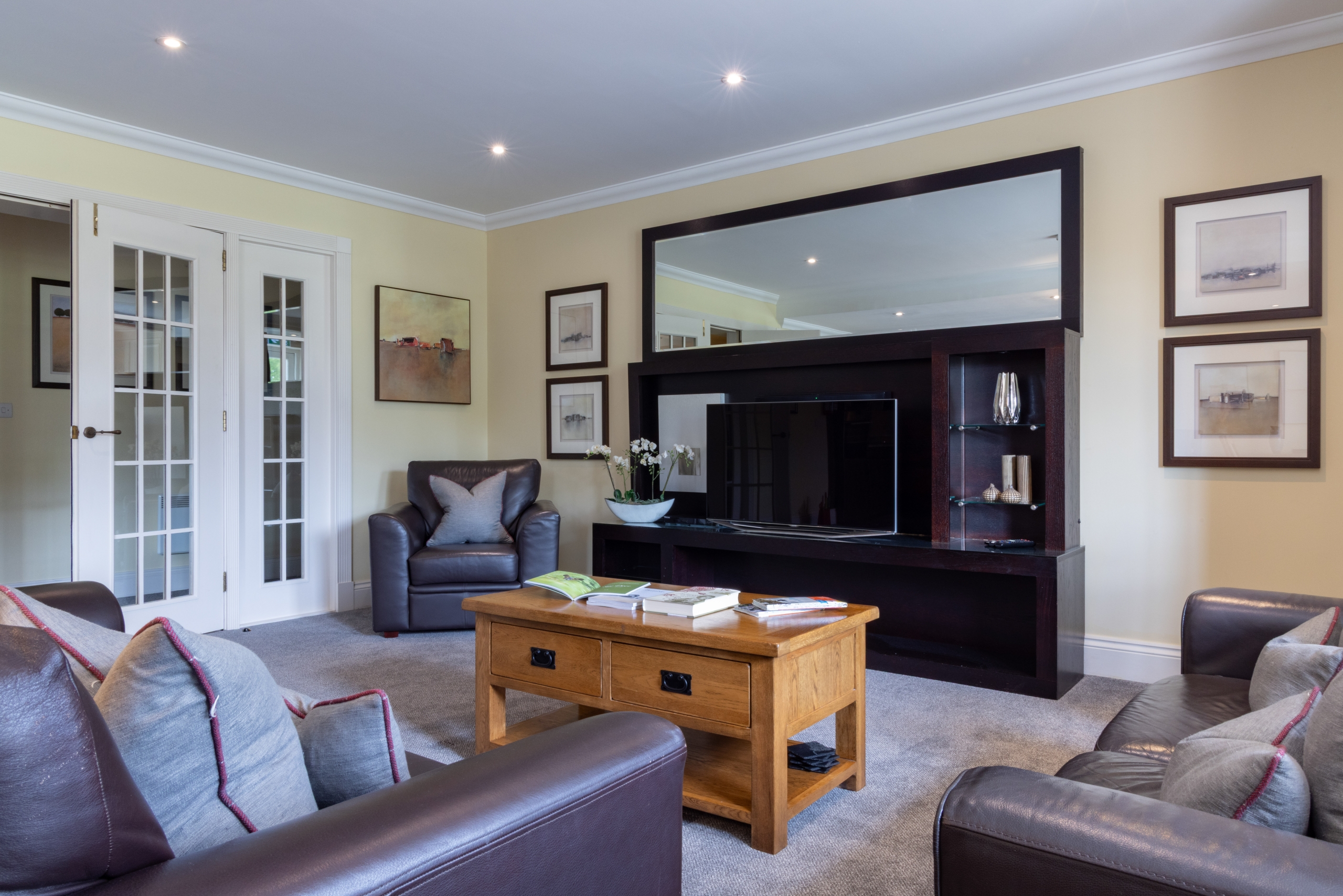 Cameron-Lodges-Cameron-Club-Loch-Lomond-Living-area-Interior