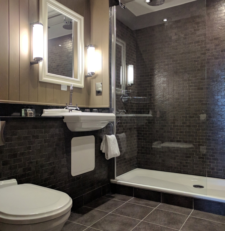 ensuite-bar-two-bedroom-detached-farmhouse-cottage