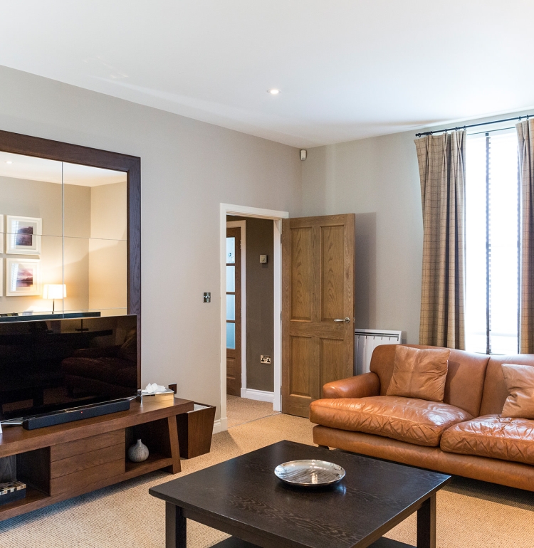 lounge-bar-two-bedroom-detached-farmhouse-cottage