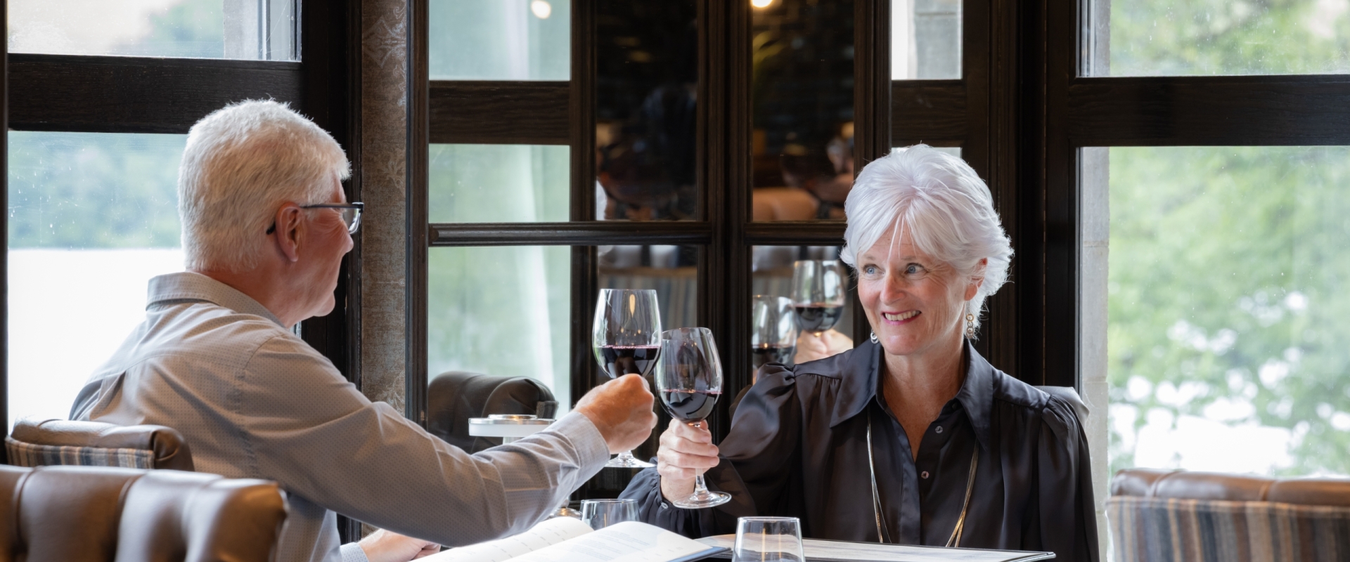 Cameron-House-Lifestyle-Couple-Dining-012
