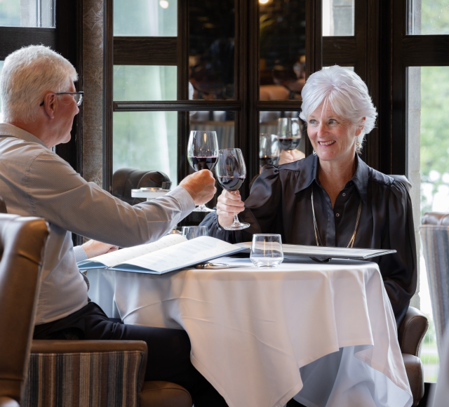 Cameron-House-Lifestyle-Couple-Dining-012