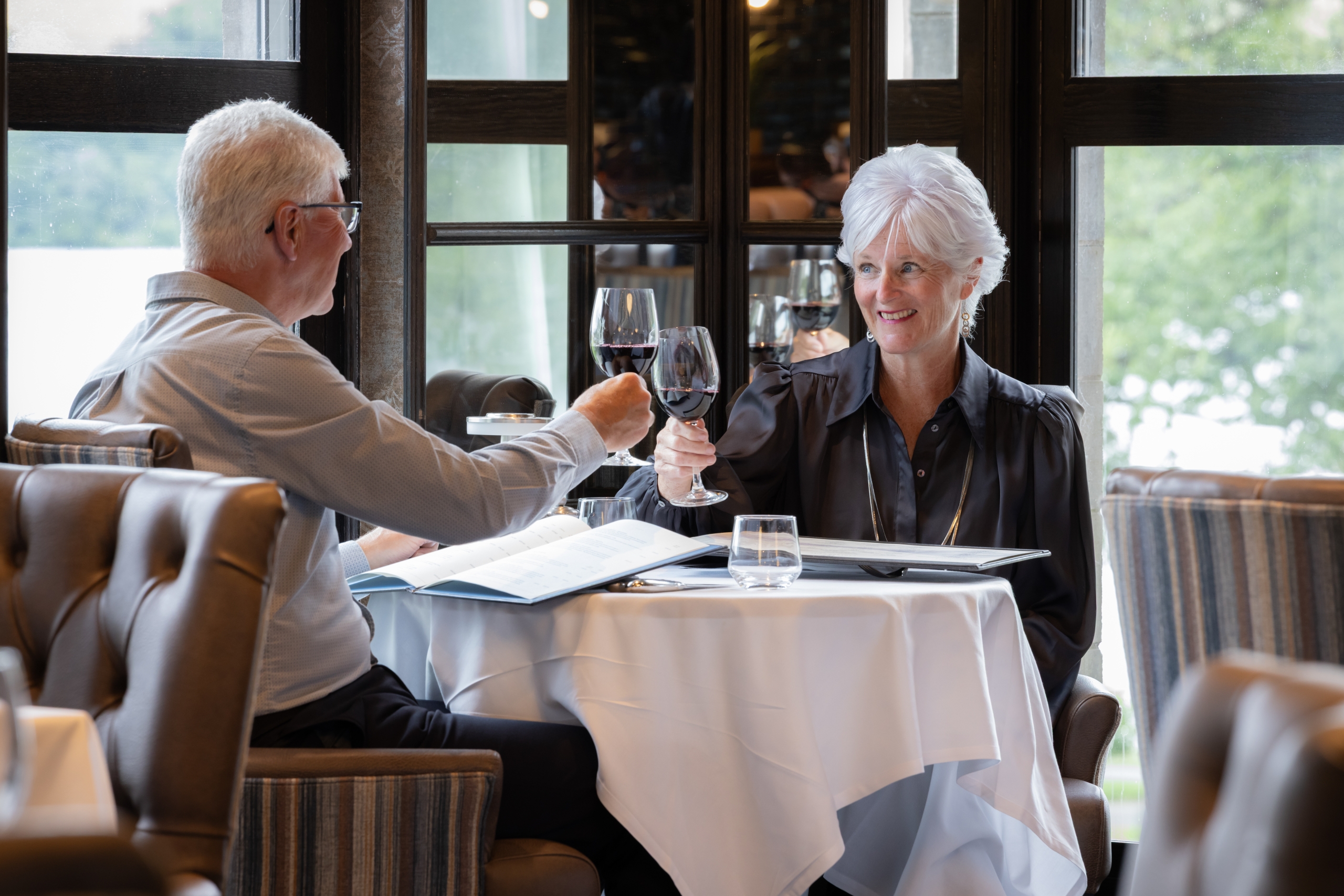 Cameron-House-Lifestyle-Couple-Dining-012