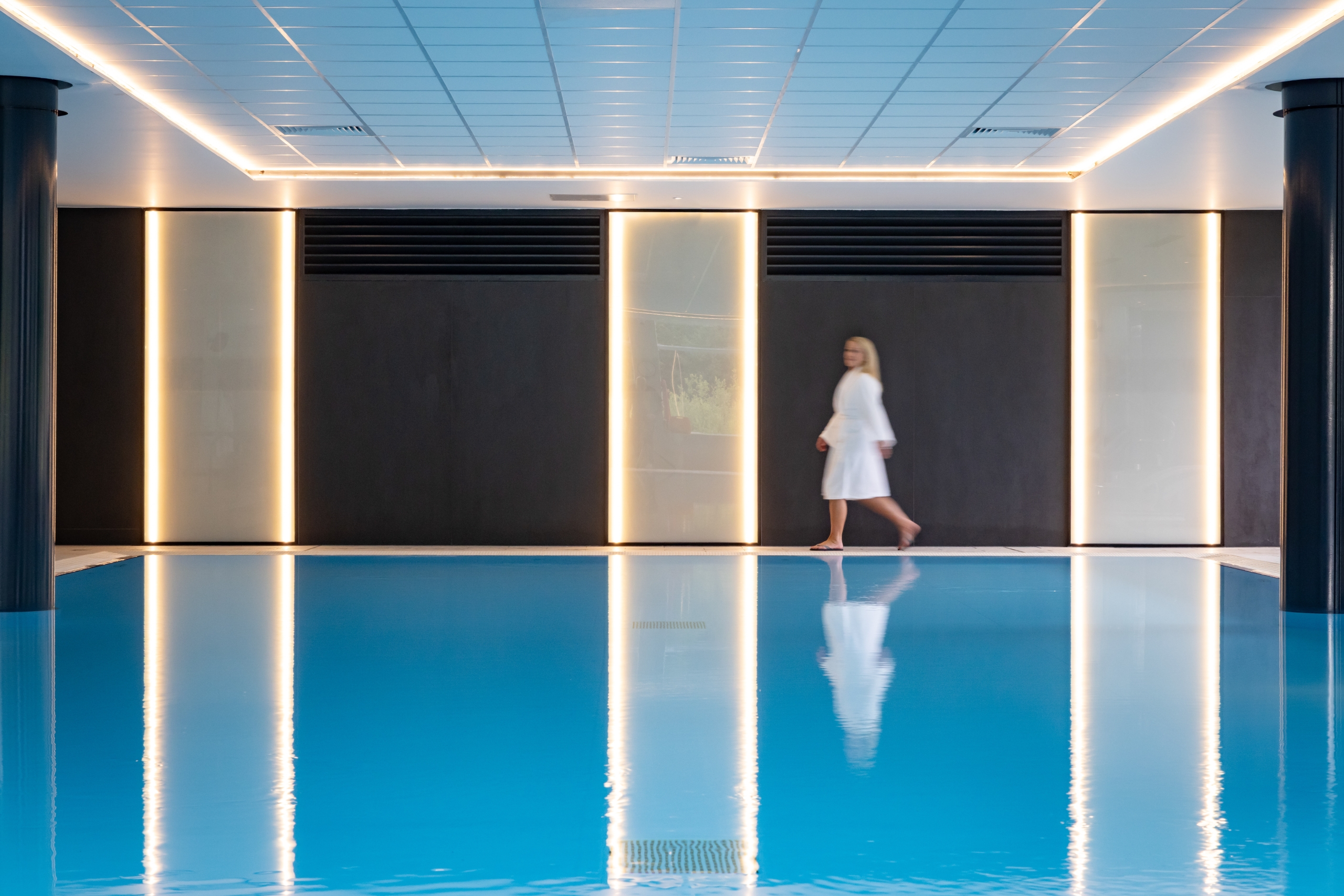 Cameron-House-Pool-Lifestyle-Cameron-Spa-010 2