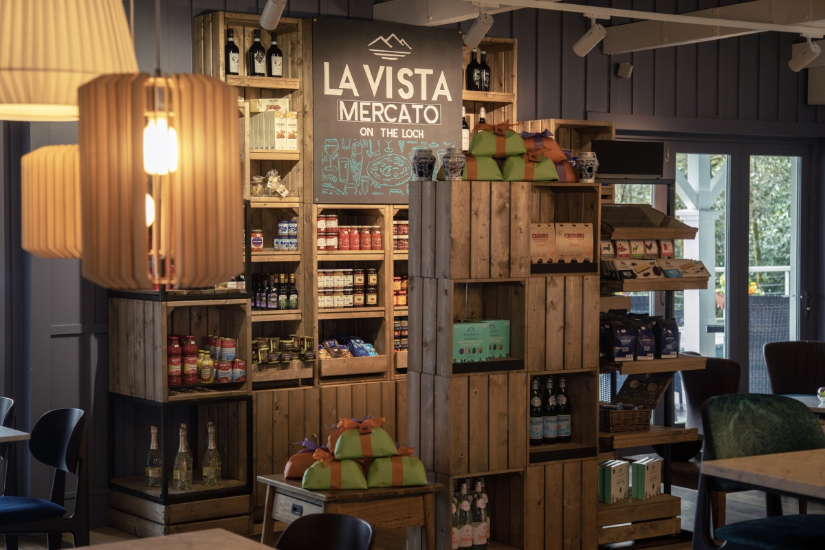 La Vista restaurant offering a wide variety of delicious food and refreshing drinks.