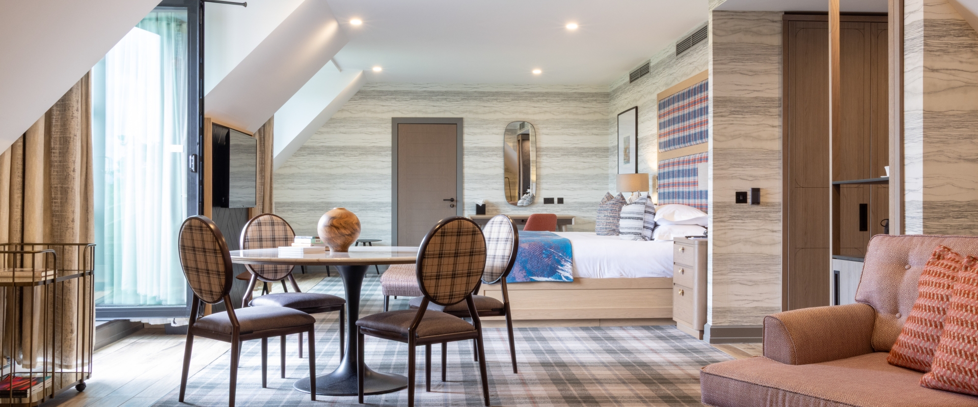 Cameron-House-Bedroom-Loch-Suite-382-12