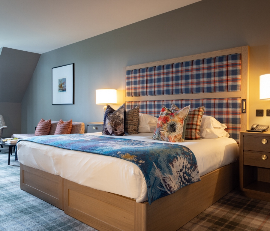 Cameron-House-Bedroom-Loch-View-Studio-Balcony-364-26