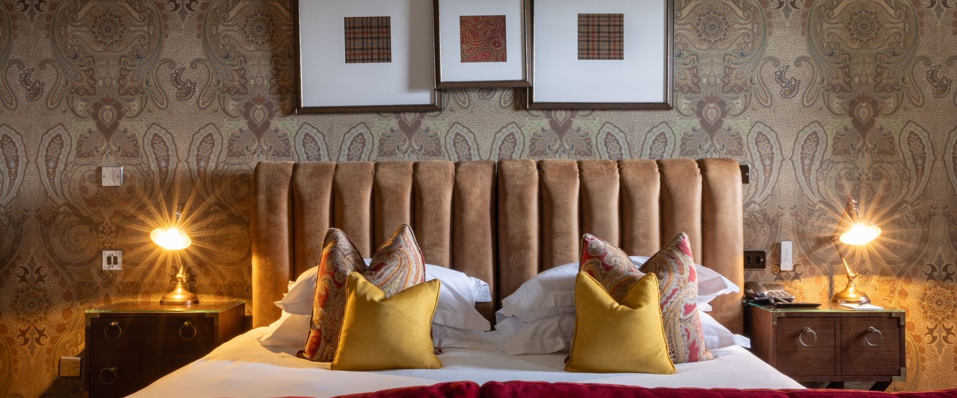Cameron-House-Bedroom-Loch-View-Studio-Suite-25-04