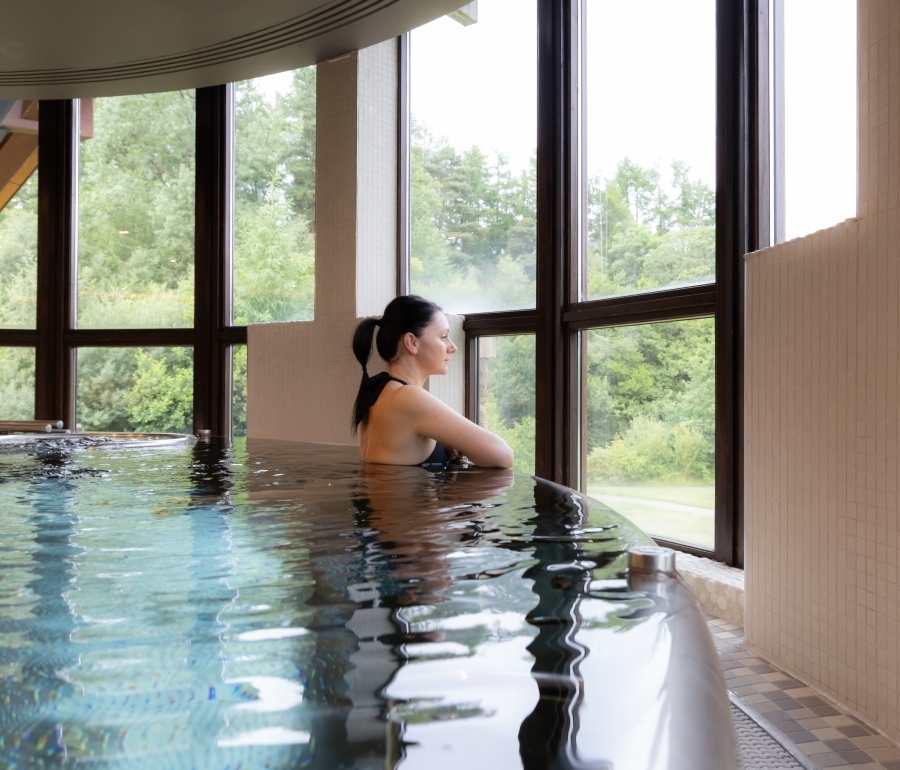 Cameron-House-Pool-Lifestyle-Cameron-Spa-087
