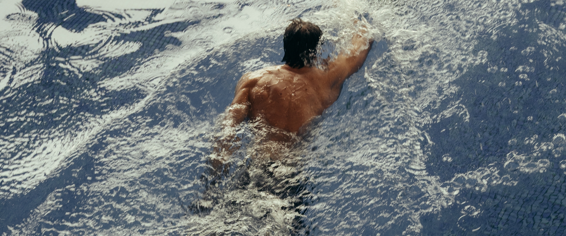 Person swimming lengths in the pool at the Cameron House Resort Health Club